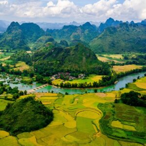 Halong Bay To Cao Bang By Luxury Car - VNT Private Car