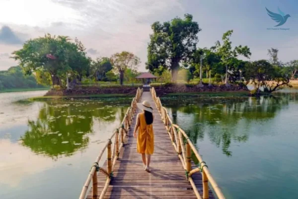 Tinh Tam Lake - VNT Private Car