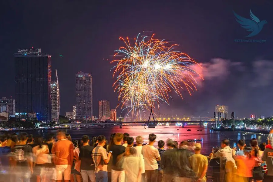 Free watching spot along the river