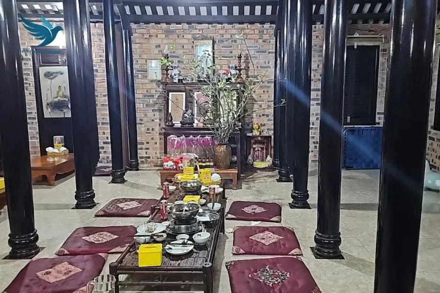 Hoa Tu Tam Restaurant - VNT Travel